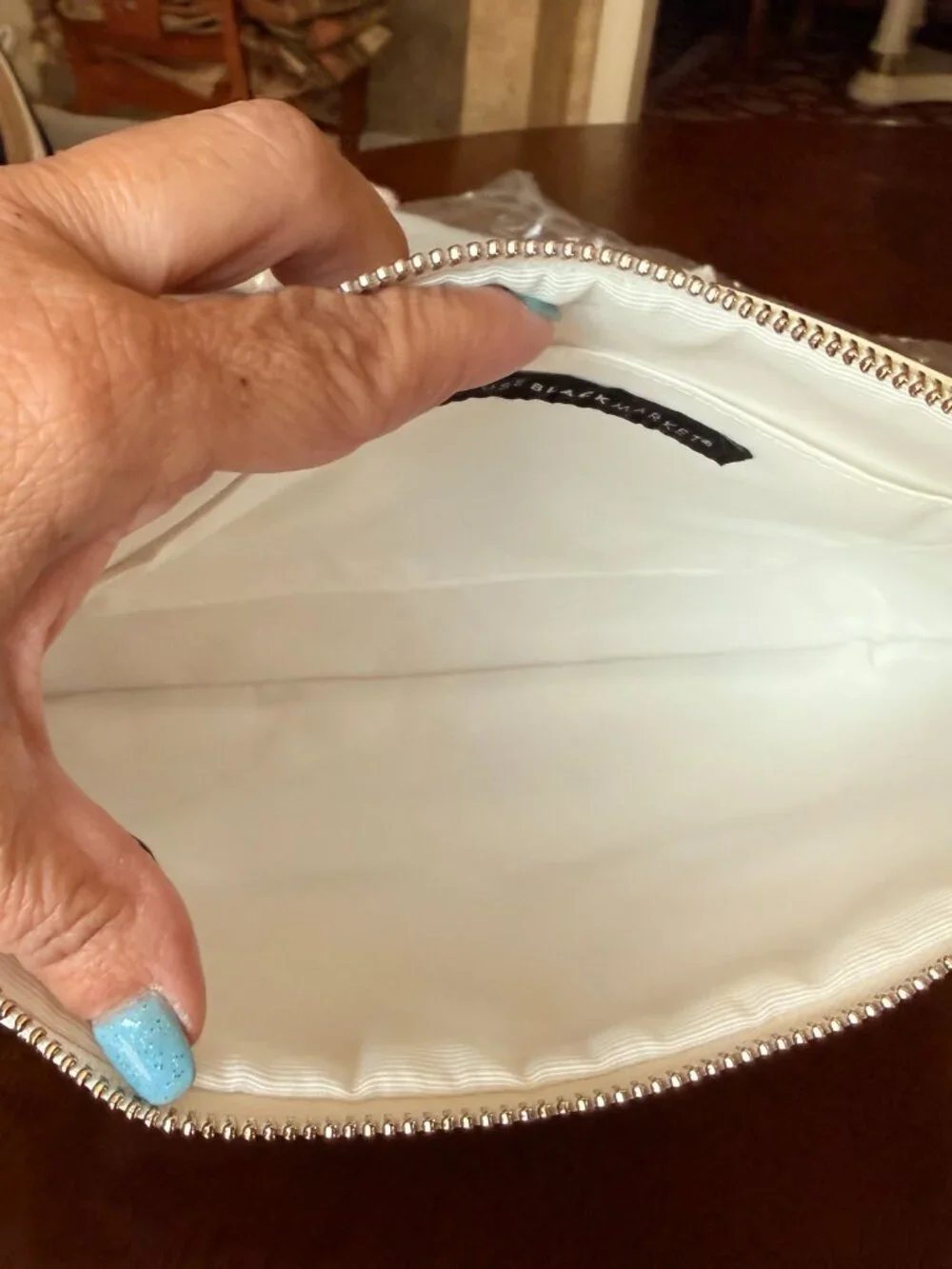 White floral clutch with gold studs - Picture 6 of 12
